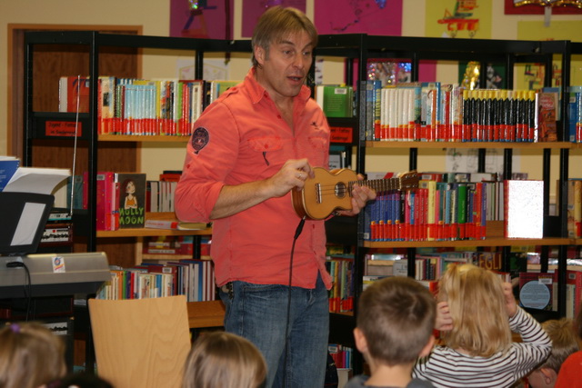 gal/2010/2010 Saitentwist Buecherei Borbeck 90 Jahre 18.11/2010 Saitentwist Buecherei Borbeck 90 Jahre 18.11. 076.jpg